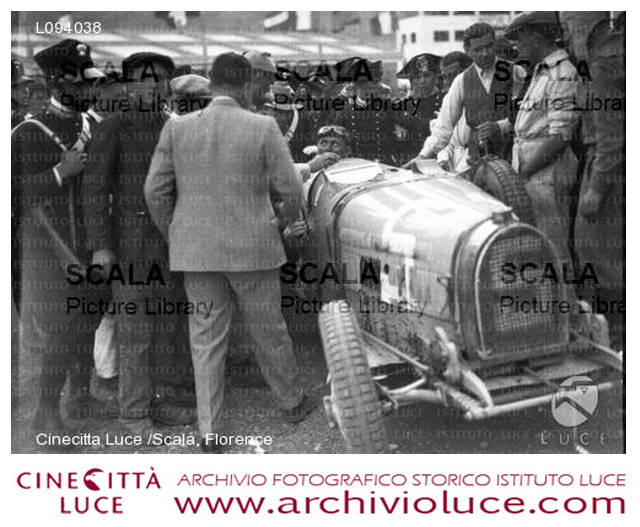 5 Bugatti 51 - L.Chiron - A.Varzi Box (1).jpg